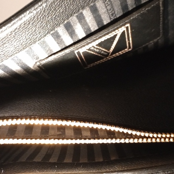 Vintage Victoria Secret Women's Black Canvas Crossbody, Handbag, Satchel bag. - Picture 5 of 9